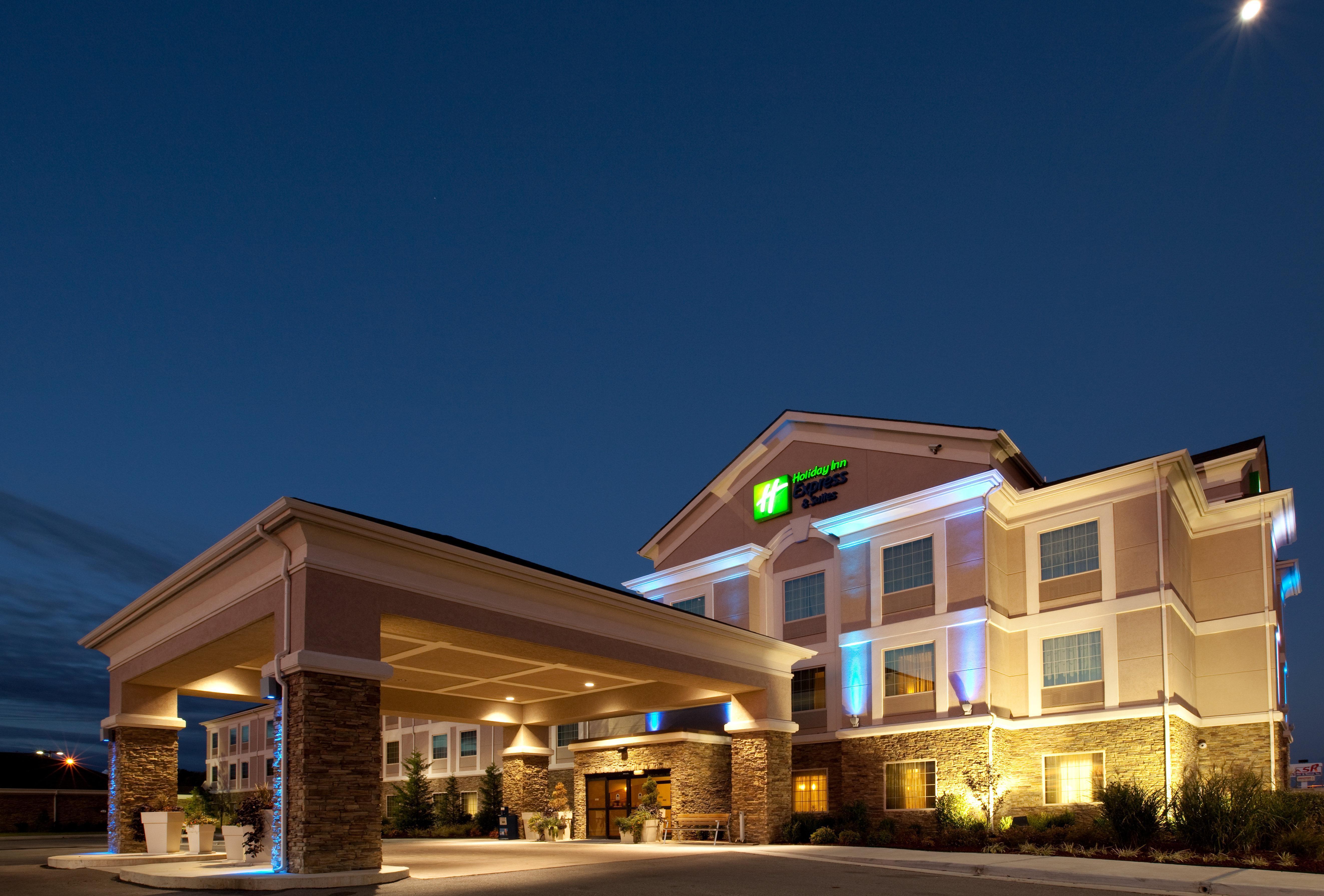 Holiday Inn Express Hotel And Suites Ada By Ihg Bagian luar foto