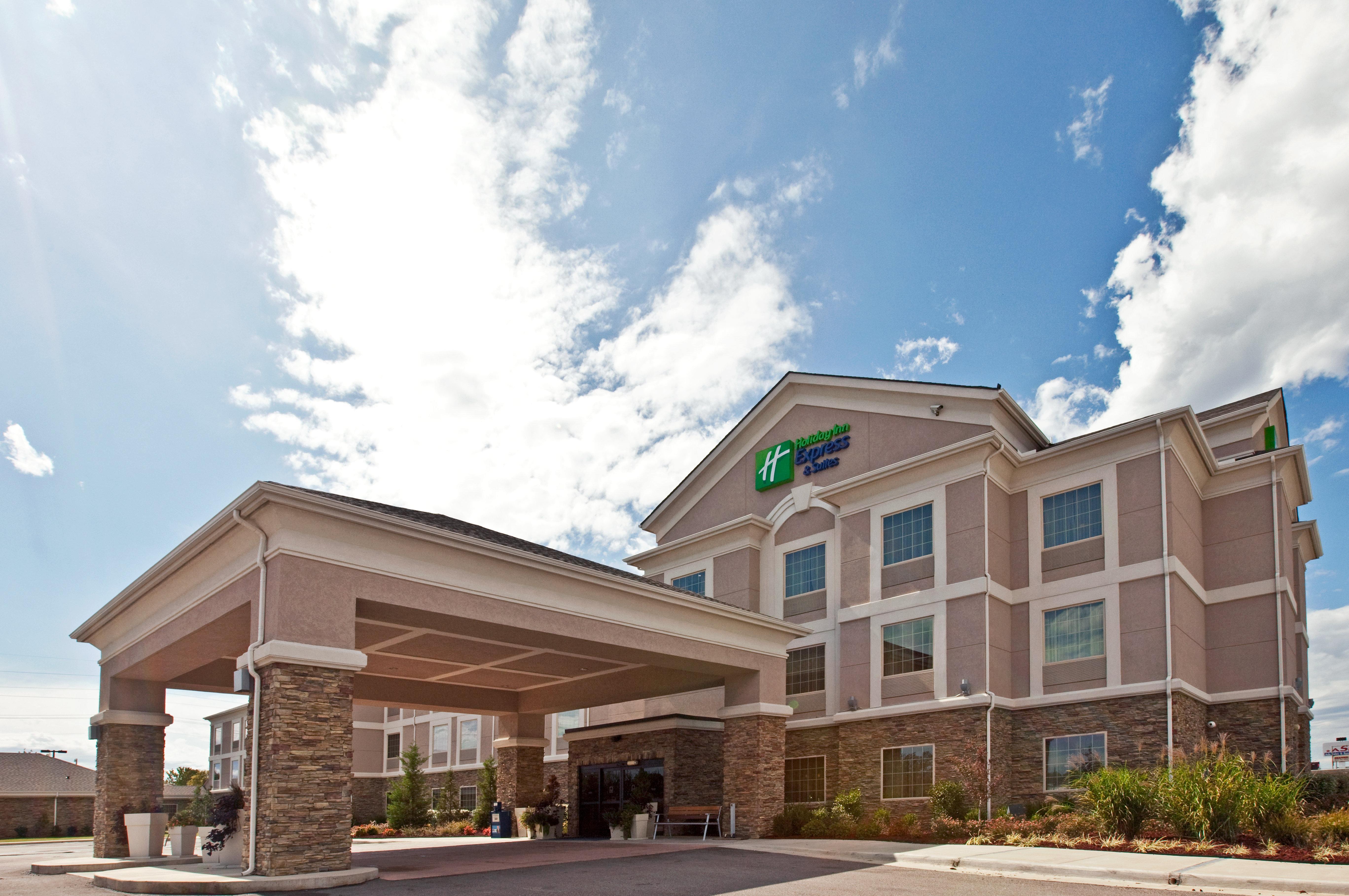 Holiday Inn Express Hotel And Suites Ada By Ihg Bagian luar foto